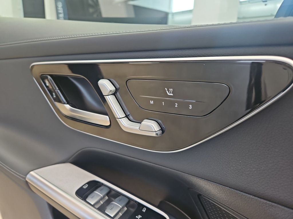Fahrzeugabbildung Mercedes-Benz GLC 200 4M AMG Totwi. Memory LED SHZ Sport KAM