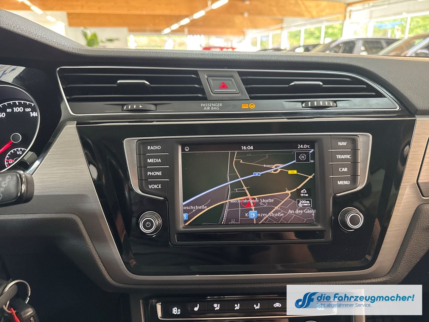 Fahrzeugabbildung Volkswagen Touran Comfortline 2,0TDi Navi Dyn. Kurvenlicht