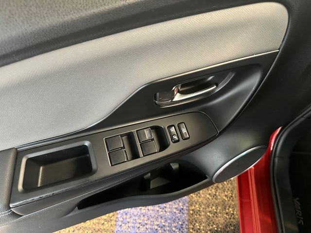 Toyota Yaris Club Hybrid *PANO*