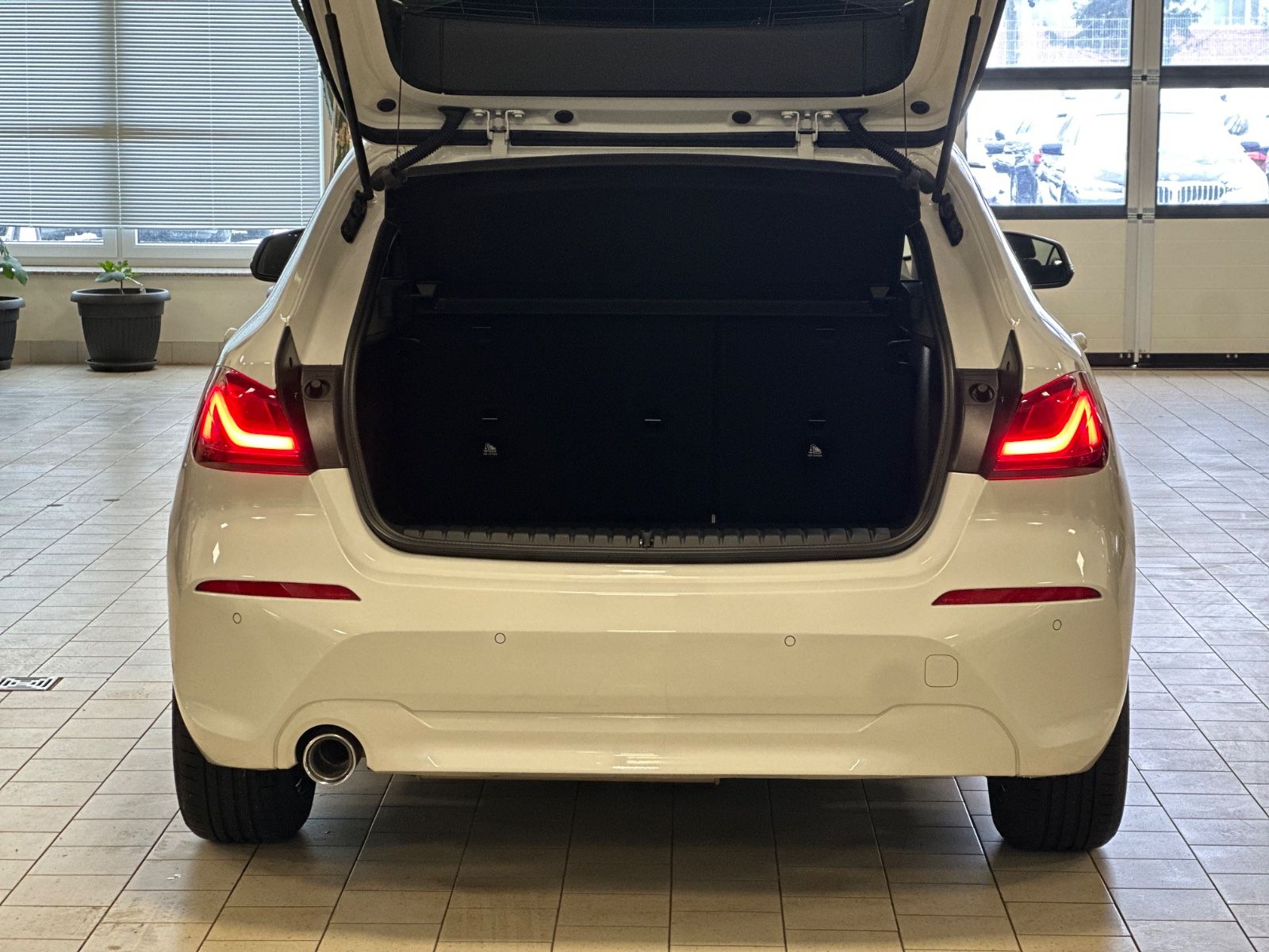 BMW 116d Aut/Navi/LED/SitzHeiz/ActivGuard/Tempomat foto 22