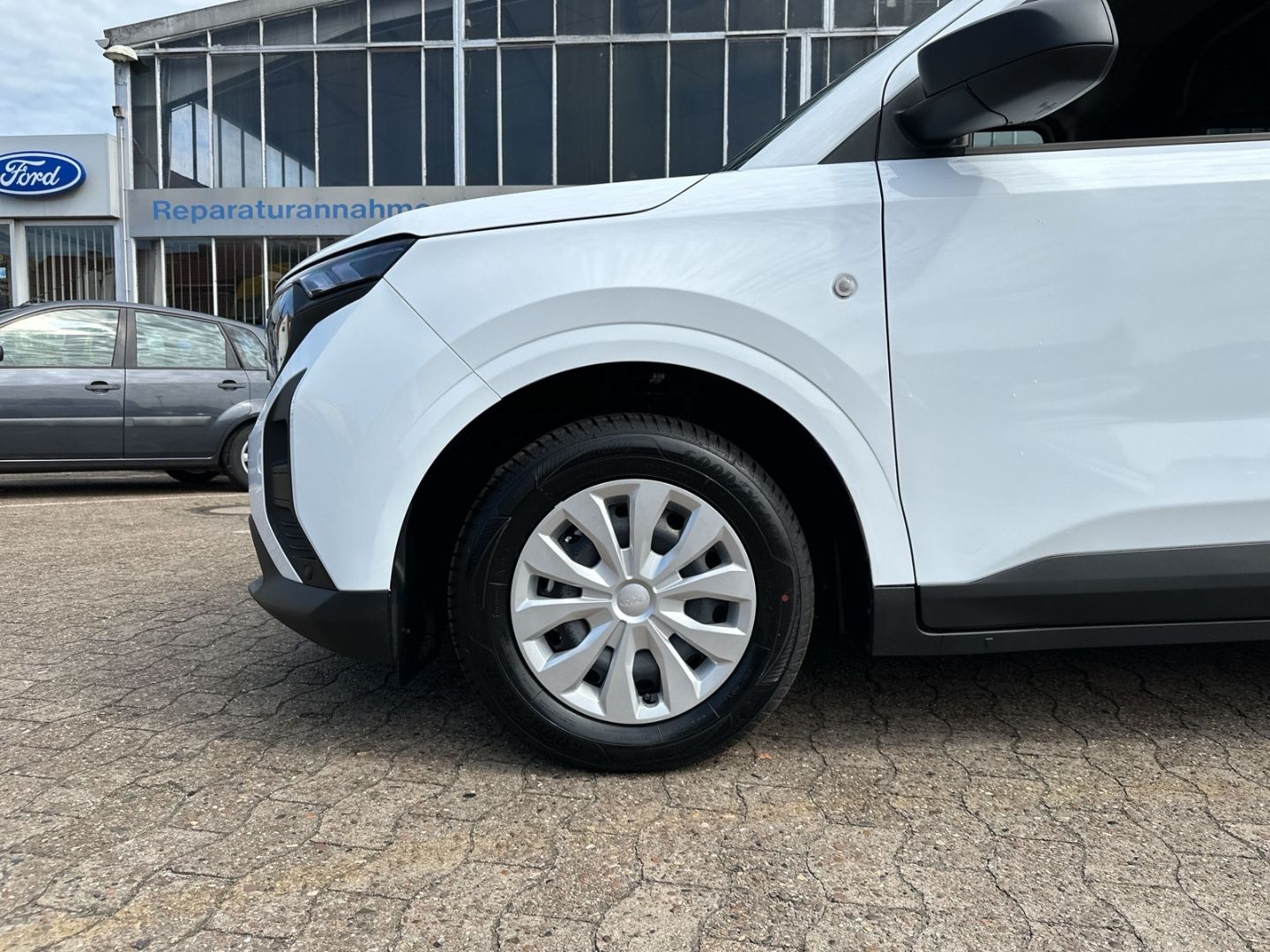 Fahrzeugabbildung Ford Transit Courier ab 179€ netto mtl.Trend 1.0 EcoB