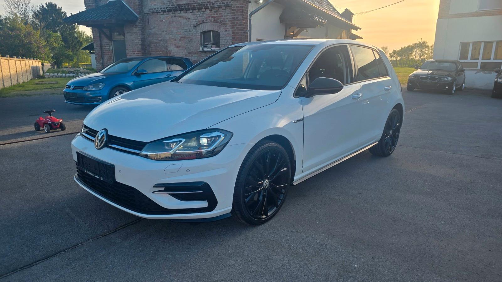 Volkswagen Golf 1.5 Highline Automatik Navi LED Klimatronik