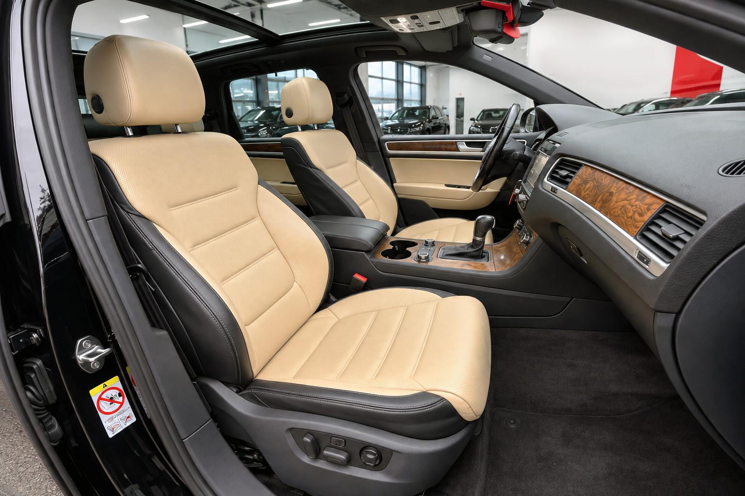 Volkswagen TOUAREG 3.0 TDi V6 EXCLUSIVE*Aut*Navi*Leder*AHK*