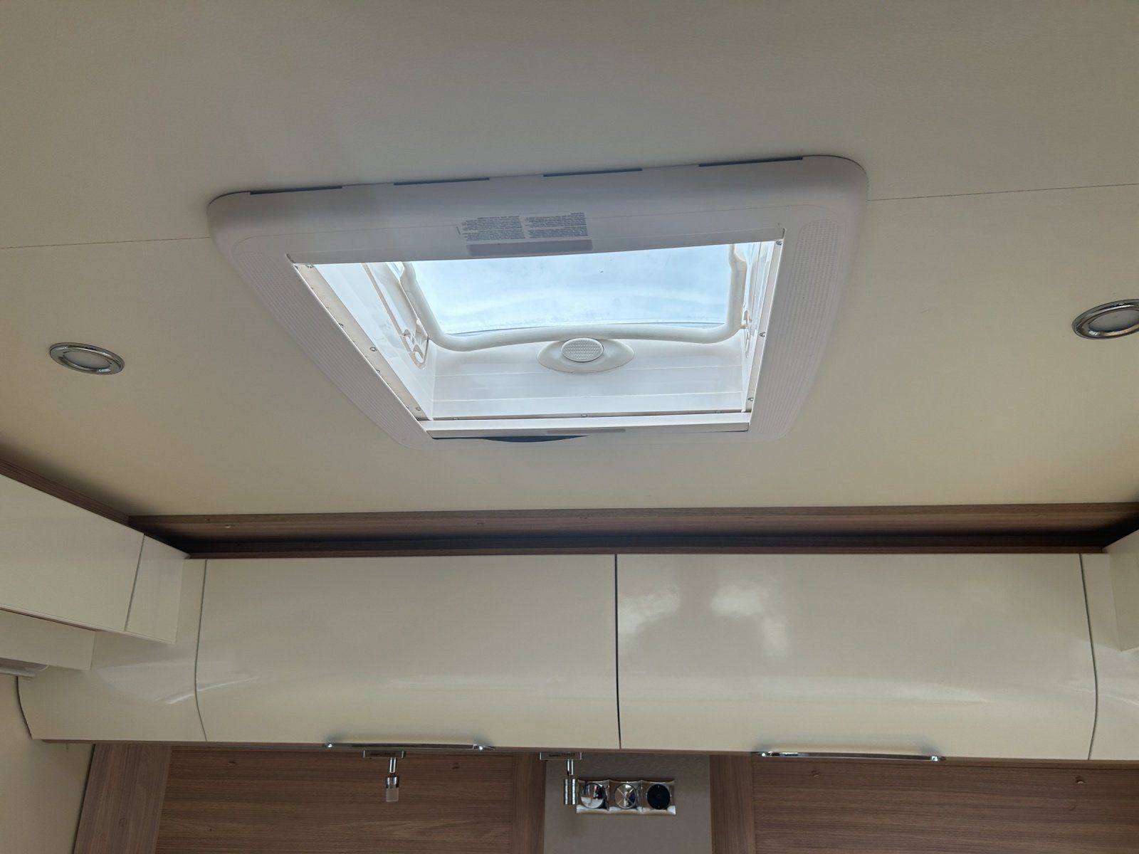 Fahrzeugabbildung Bürstner Bürstner Ixeo 690 G - Riva Loft Solar Kamera AHK