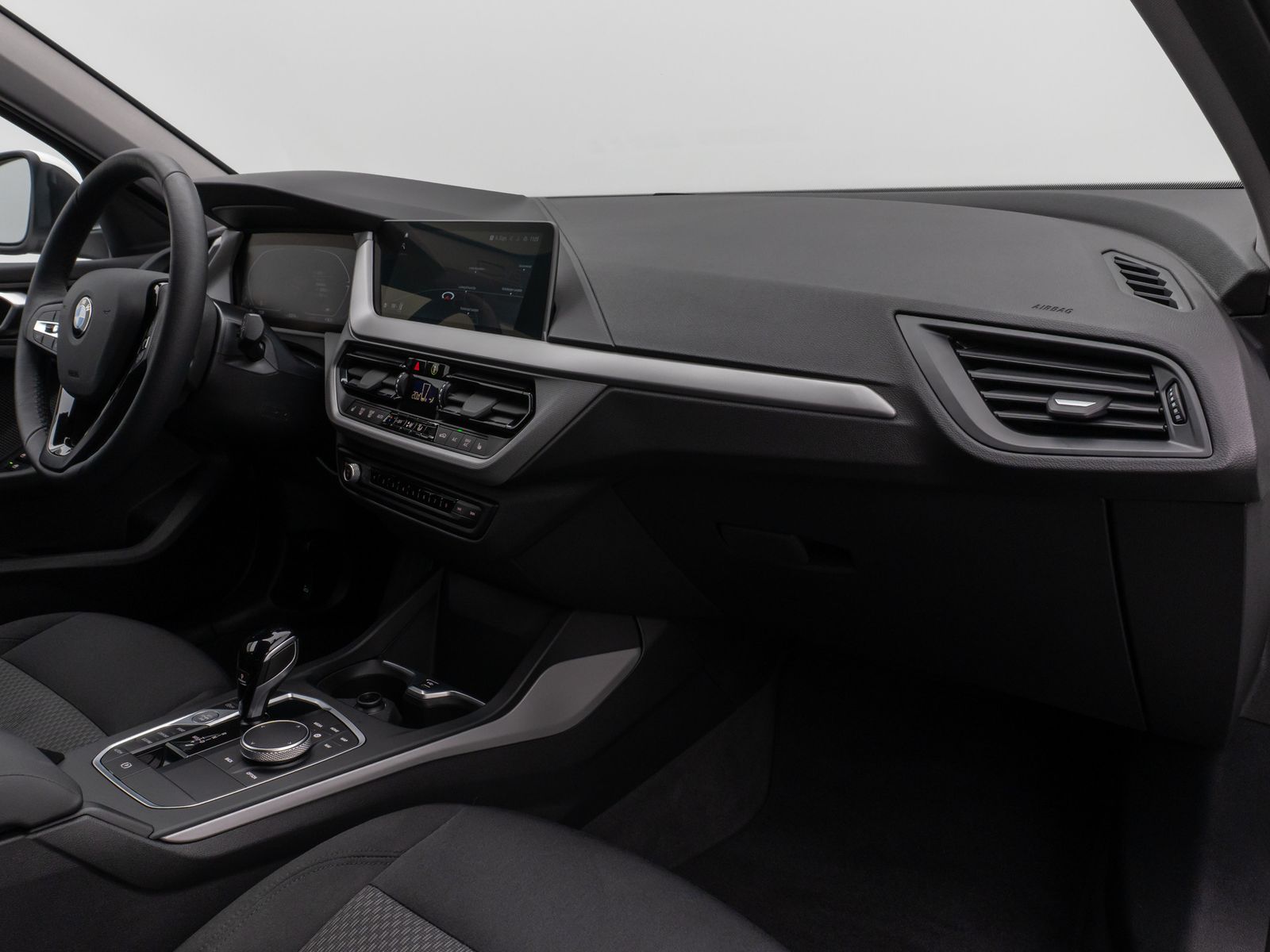 Fahrzeugabbildung BMW 116i Aut PDC DAB CockpitPro Limit NotbremsAssist