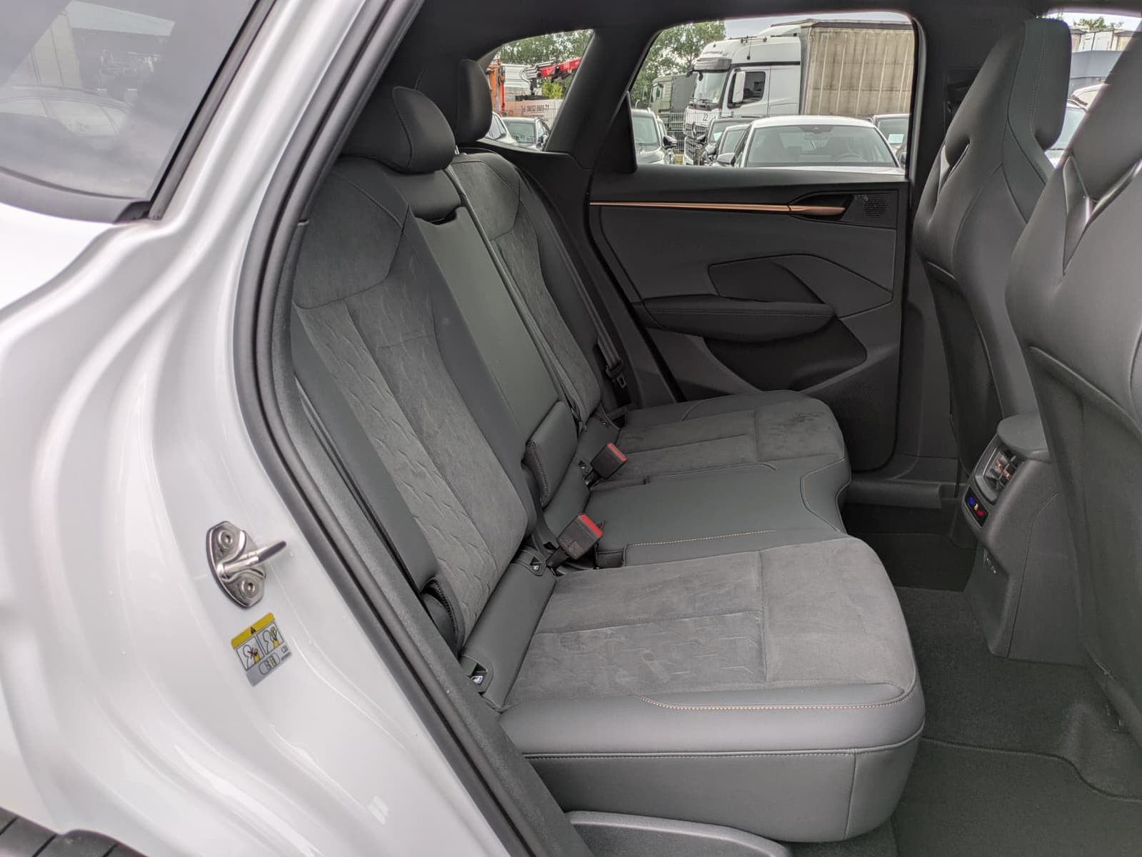 Fahrzeugabbildung CUPRA Terramar 2.0 TSI 4D VZ HUD*MATRIX*PANO*DCC*20"