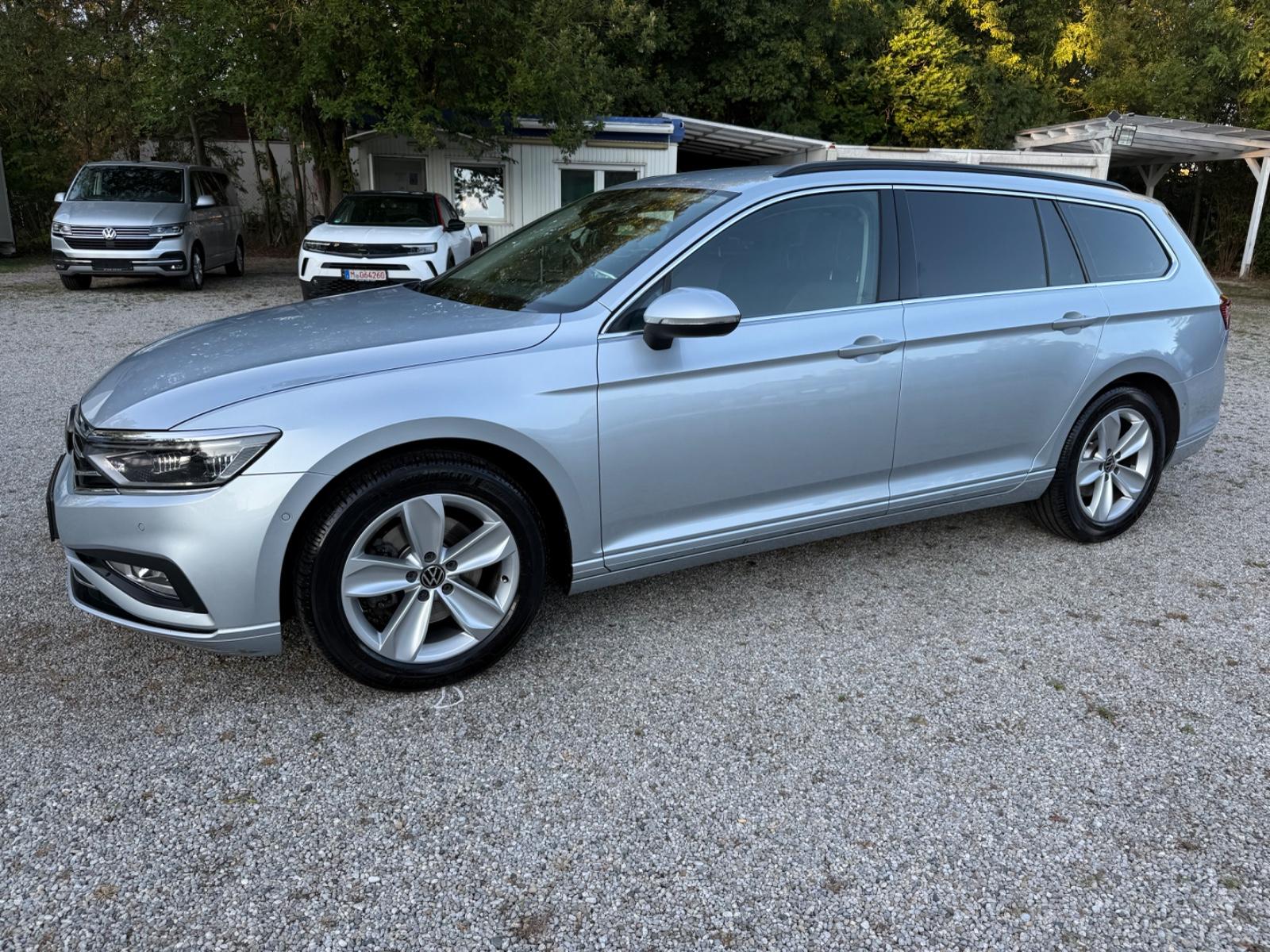 Volkswagen Passat Variant Business TOP AUSSTATTUNG STHZ IQ