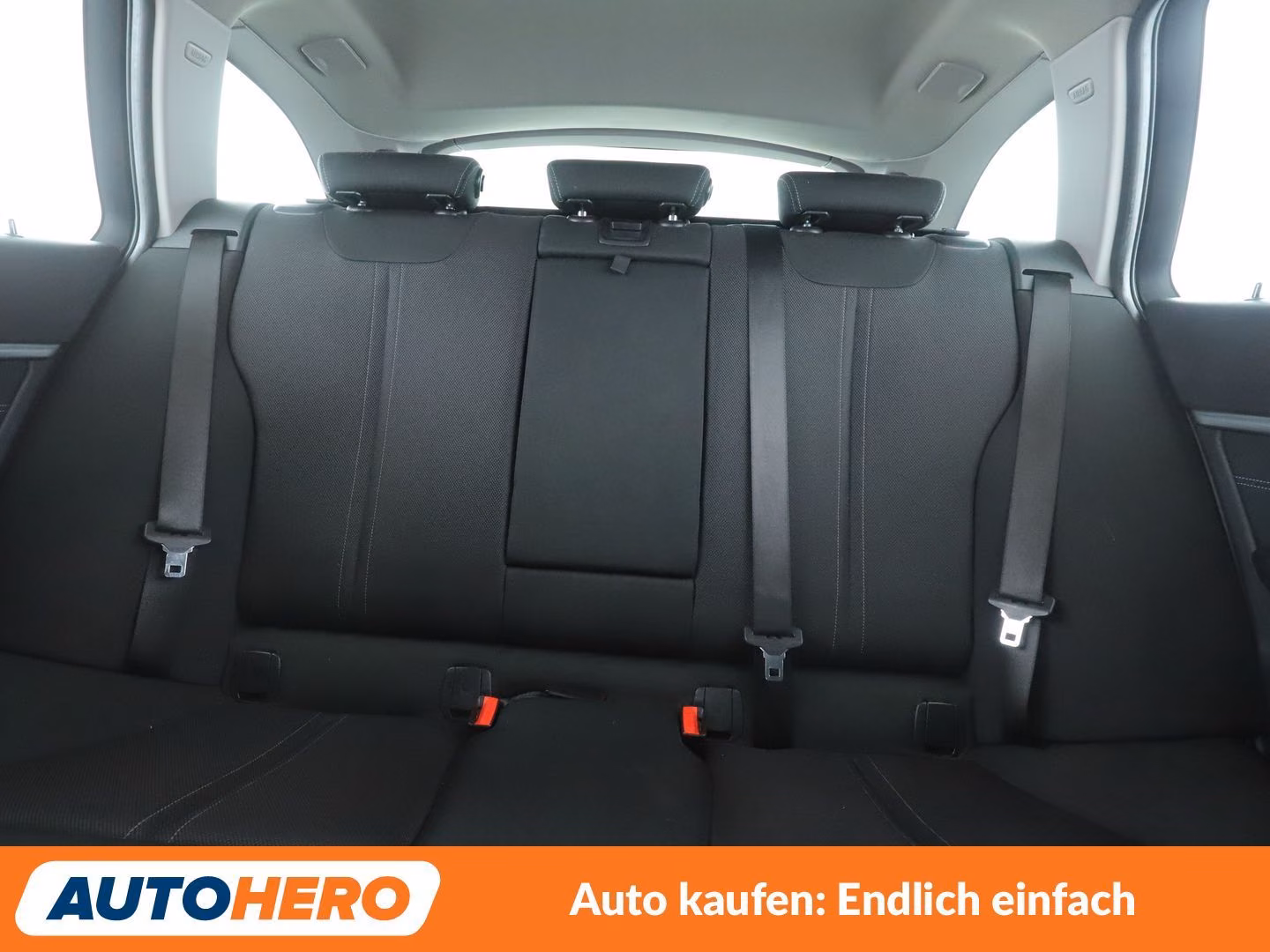 BMW 320i xDrive Sport Line Aut.*NAVI*LED*TEMPO*PDC*