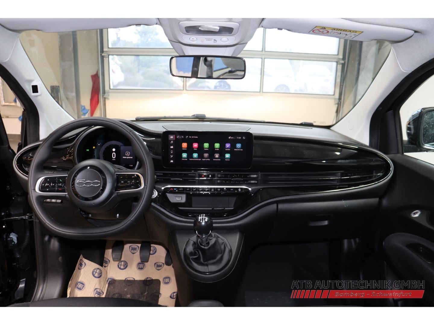 Fahrzeugabbildung Fiat 500 ICON + Komfortpaket Hybrid 1.0l PDC Rückfahr