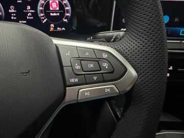Volkswagen Golf VIII Variant 1.5 eTSI R-Line AHK*Pano*LED