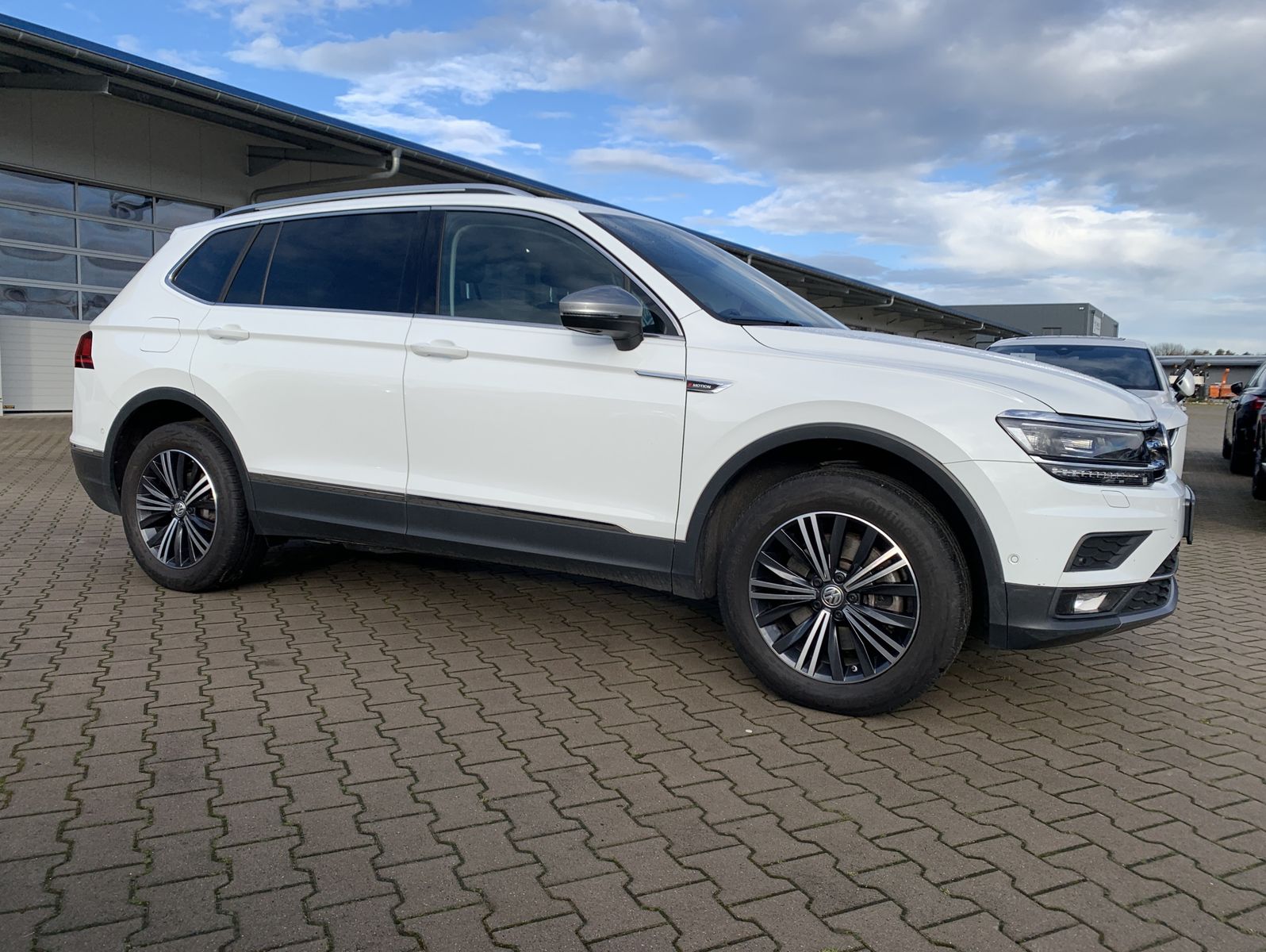 Fahrzeugabbildung Volkswagen Tiguan Allspace 2.0 TDI*Highline*4Motion*AHK*LED