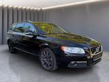 Volvo V70 Summum AWD D5 AUT.*LEDER*XE*NAVI* - Volvo V70 mit Diesel-Antrieb: Kombi, Automatik