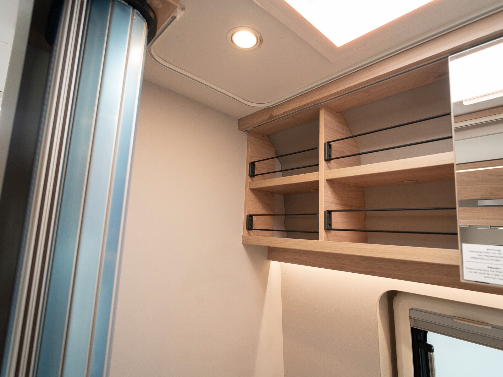 Fahrzeugabbildung Dethleffs Globetrail 600 DK Fiat Heckauszug/Rahmenfenster