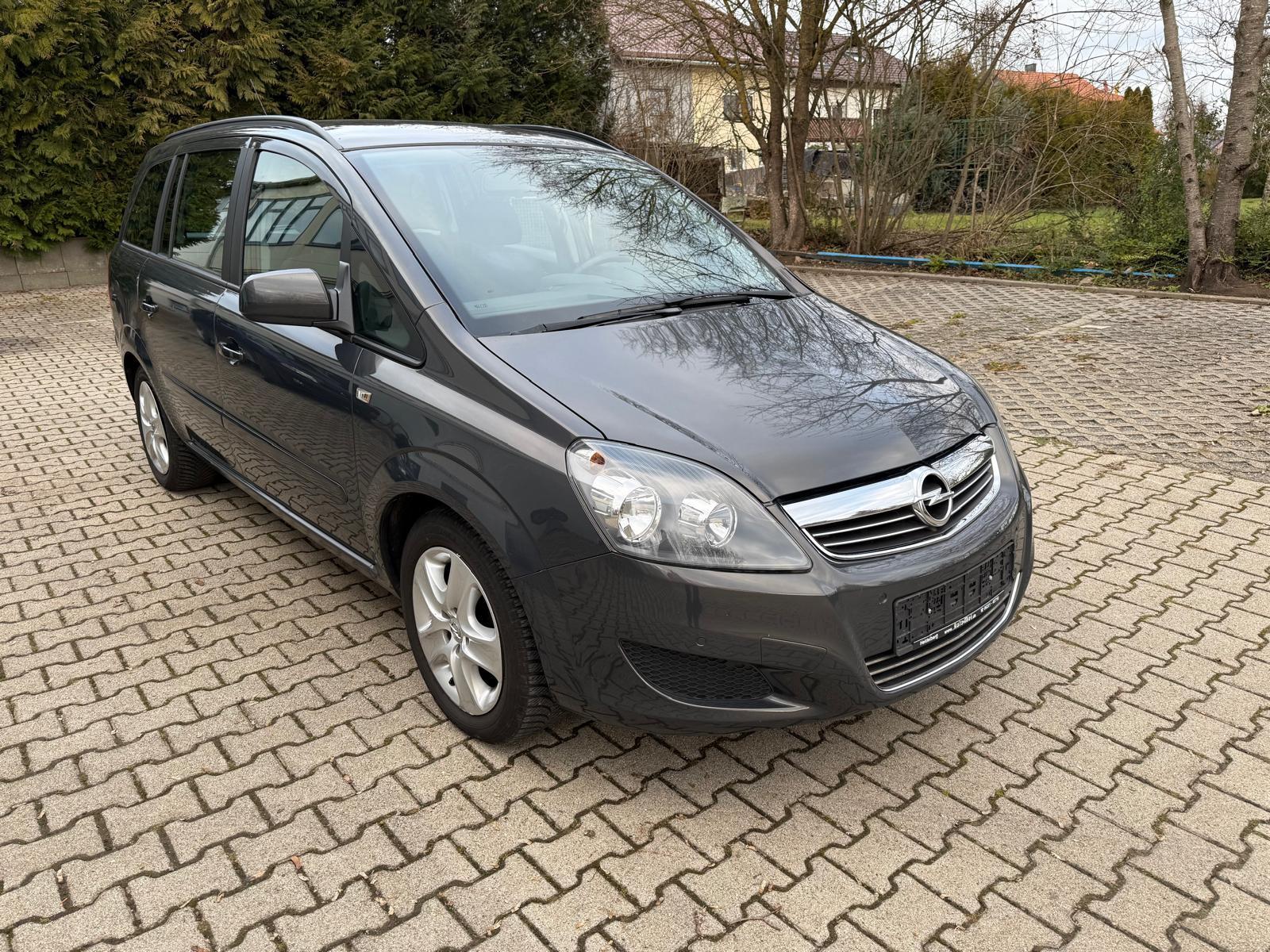 Opel Zafira B Family/7 Sitzer/Neu Tüv