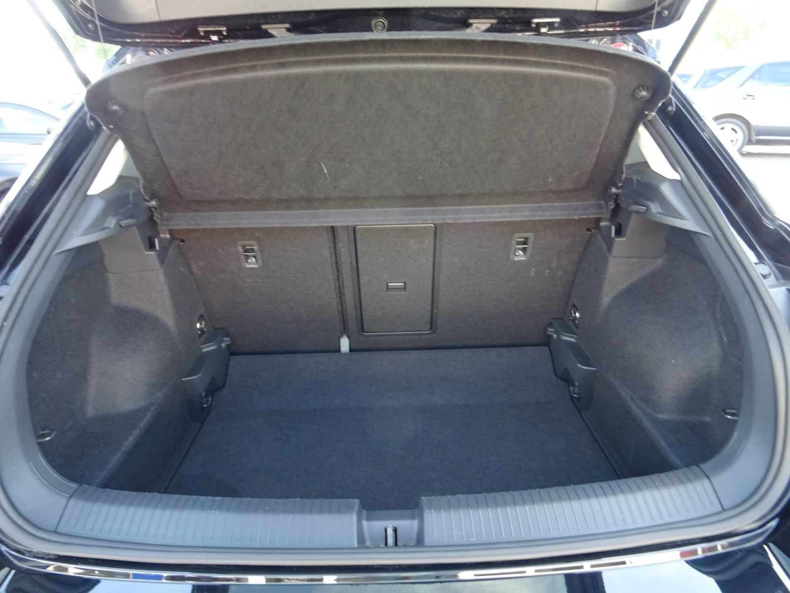 Volkswagen T-Roc 1.0 TSI Life Virt Led Navi/App PDC SHZ foto 22