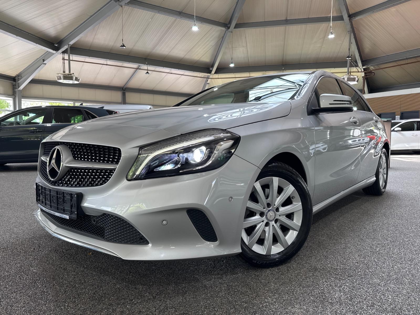 Mercedes-Benz A 180 DCT Style Navi LED PDC RfK Sportsitze