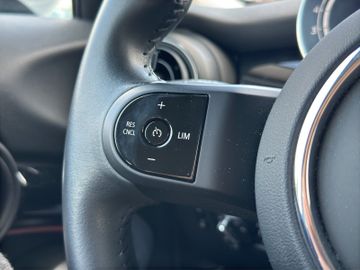 MINI Cooper 1.5 Kam KeyLess LED Navi CARPLAY