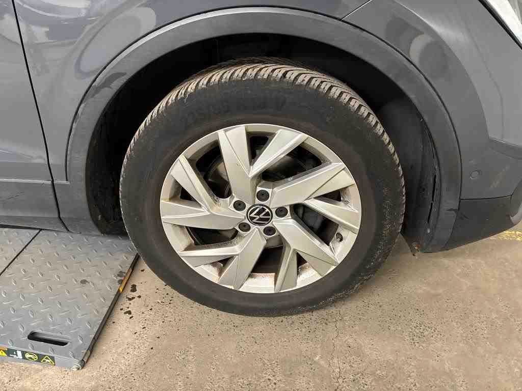 Fahrzeugabbildung Volkswagen Tiguan Active KAMERA 18`NAVI PARKLENK ACC 1.Hd