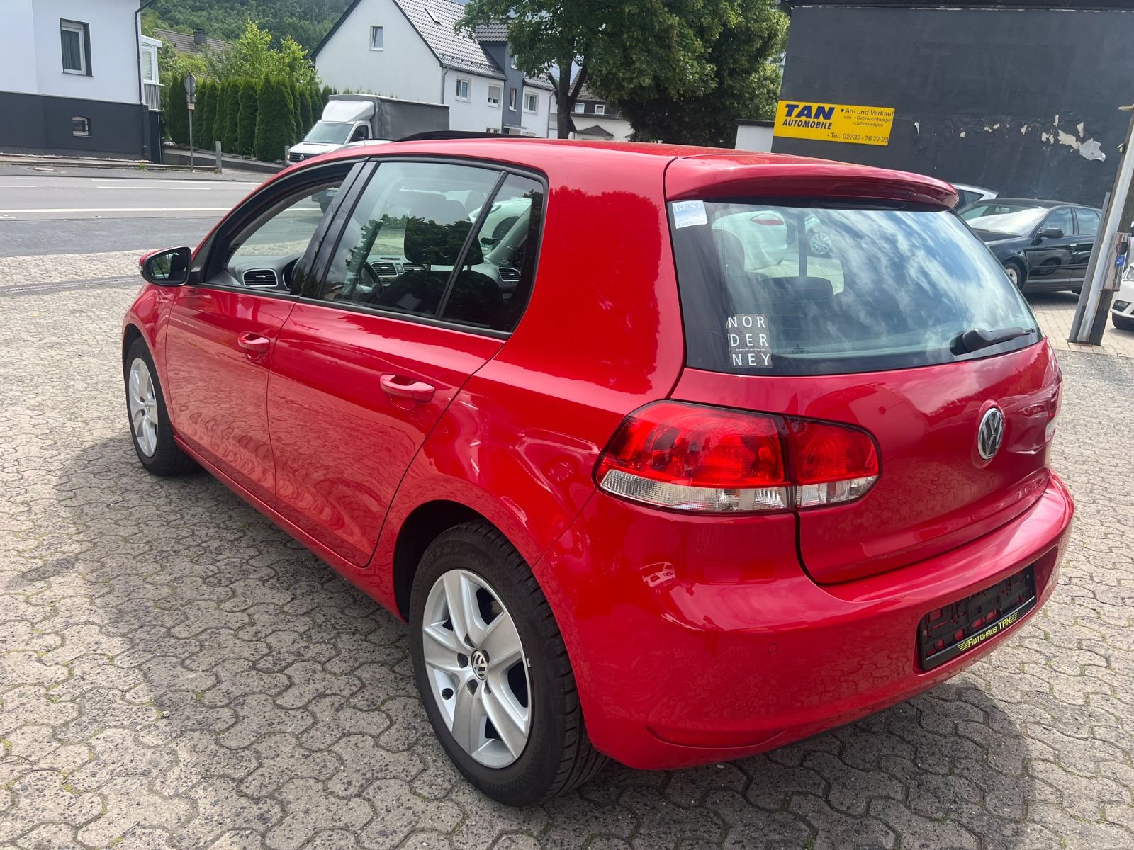 Fahrzeugabbildung Volkswagen Golf VI 1.6 Comfortline * SCHIEBEDACH *1.HAND*