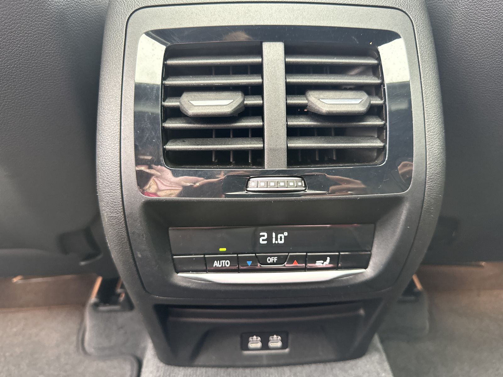 Fahrzeugabbildung BMW X3 xDrive20d M-Sport NAV+LASER+PANO+HUD+20ZO+KAM