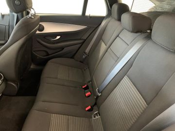 Mercedes E 220 - 9