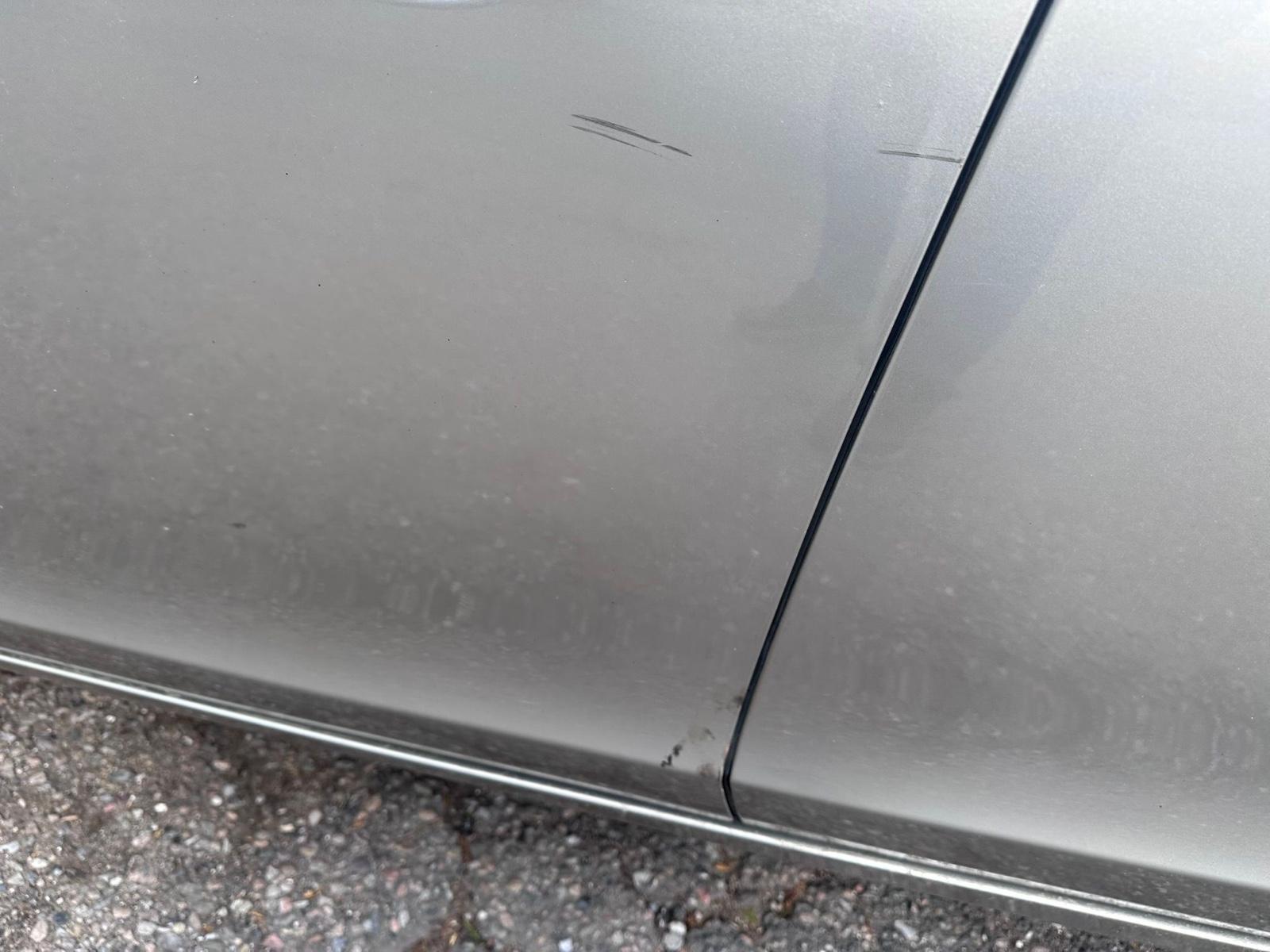 Volvo V60 2012 — photo 21