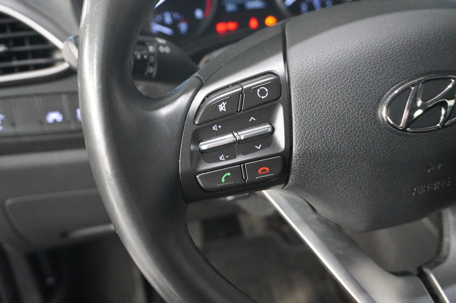 Fahrzeugabbildung Hyundai i30 LIM. 1.0 T-GDI SELECT LED/KLIMA/PDC/TEMP/USB