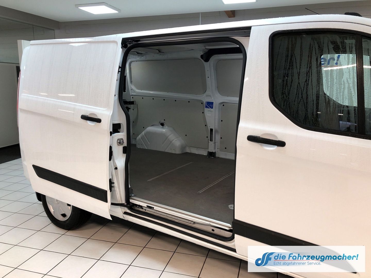 Fahrzeugabbildung Ford Transit Custom Kasten 320 L2 Trend DAB Temp PDCv