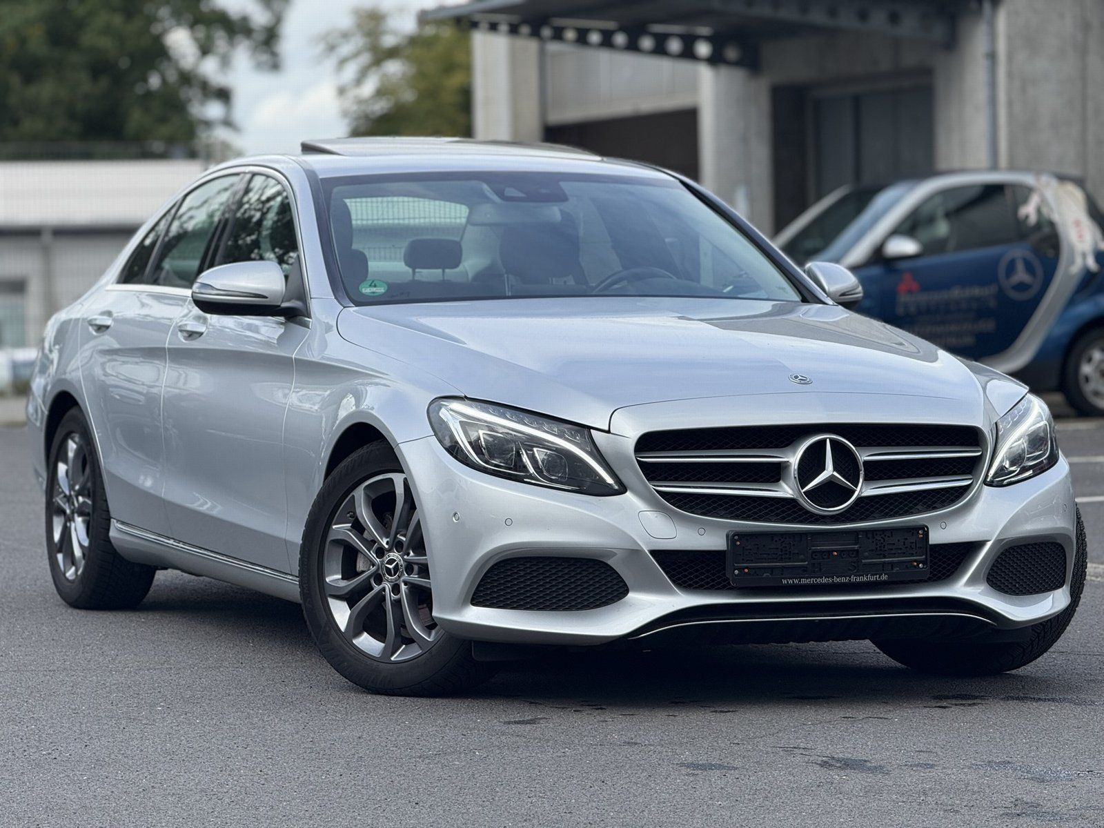 Fahrzeugabbildung Mercedes-Benz C 180 Avantgarde*SCHIEBEDACH*TOTWINKEL*LED*NAVI*