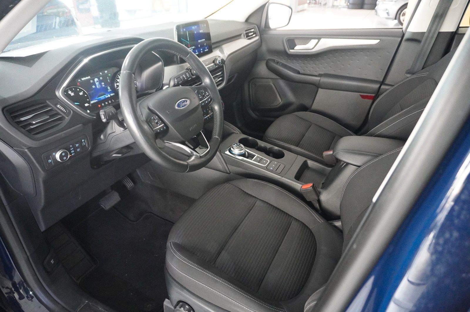 Fahrzeugabbildung Ford Kuga Plug-In Hybrid 2.5 TITANIUM NAVI/LED/SH/DAB