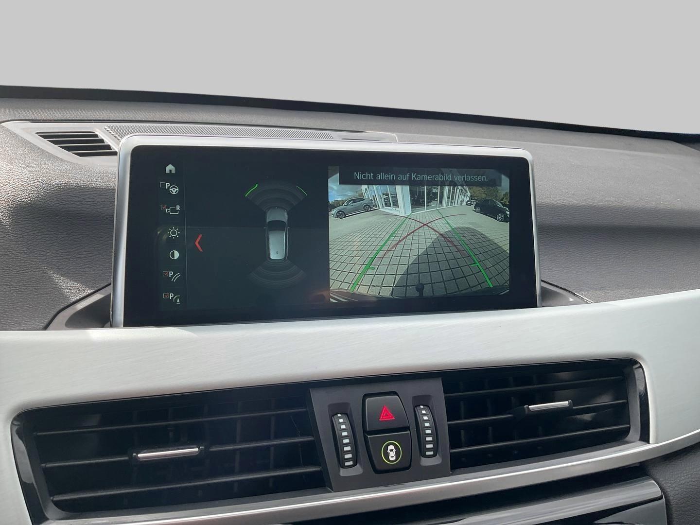 BMW X1 sDrive18d M Sport HUD AHK Pano Navi Leder LED