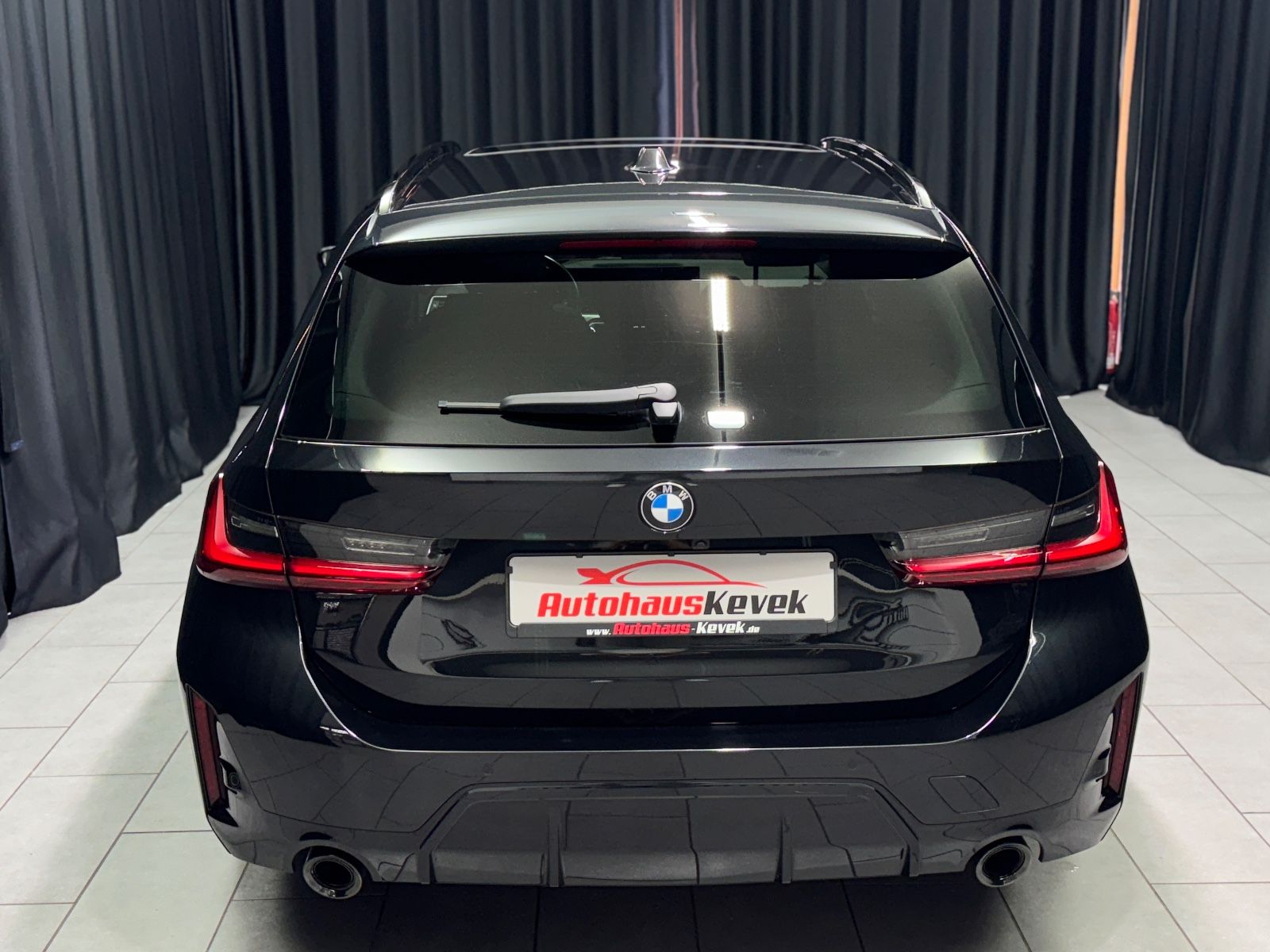 Fahrzeugabbildung BMW 320d M SPORT PRO Touring |PANO|HEAD-UP|AHK