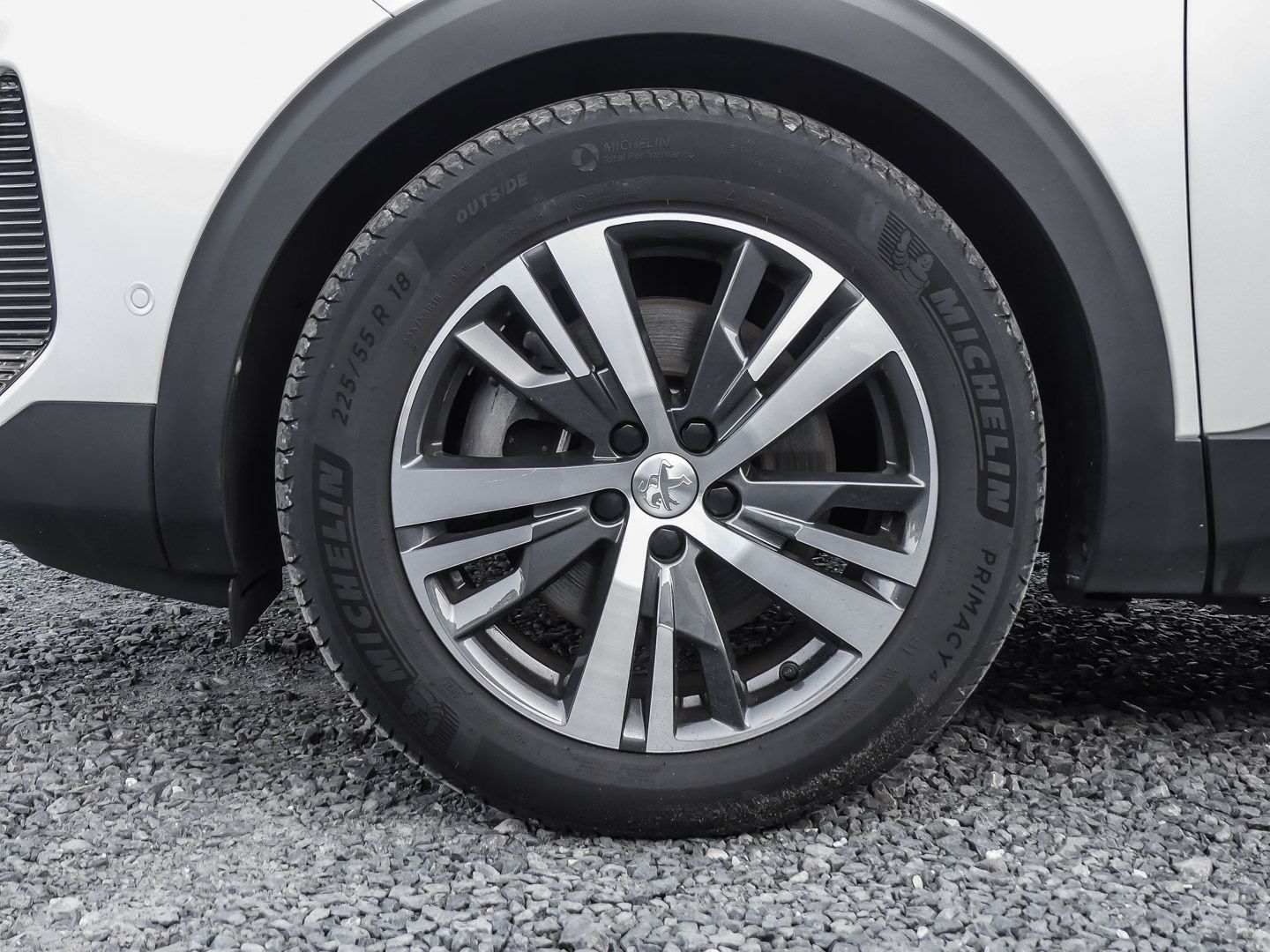 Peugeot 3008 Hybrid 225 Allure Pack Navi Digitales Cockp imagem 3