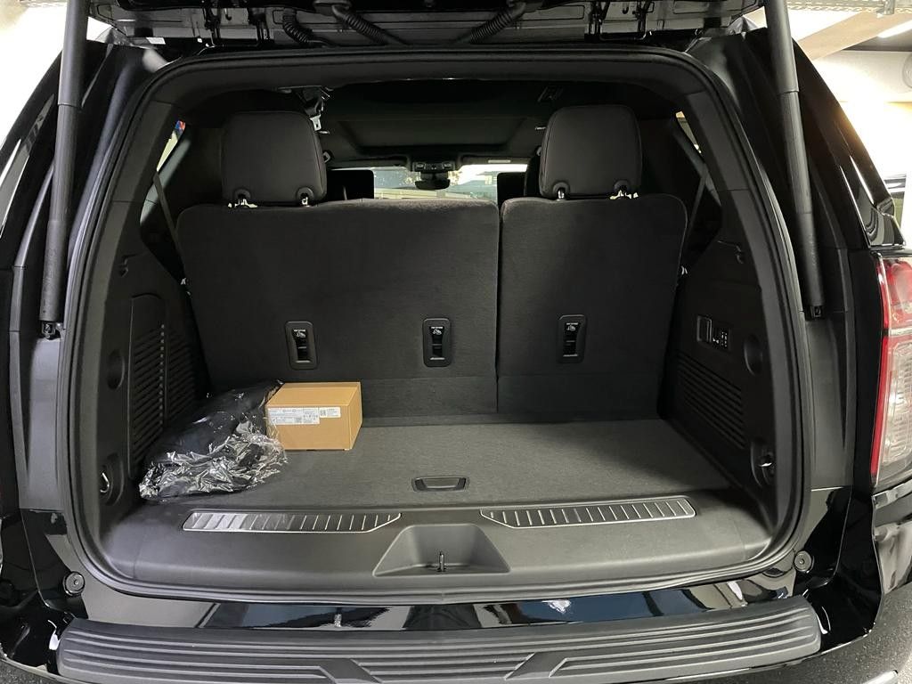 Fahrzeugabbildung Chevrolet 2023 TAHOE 6.2 ECOTEC HIGH COUNTRY 4x4-HUD-PANO