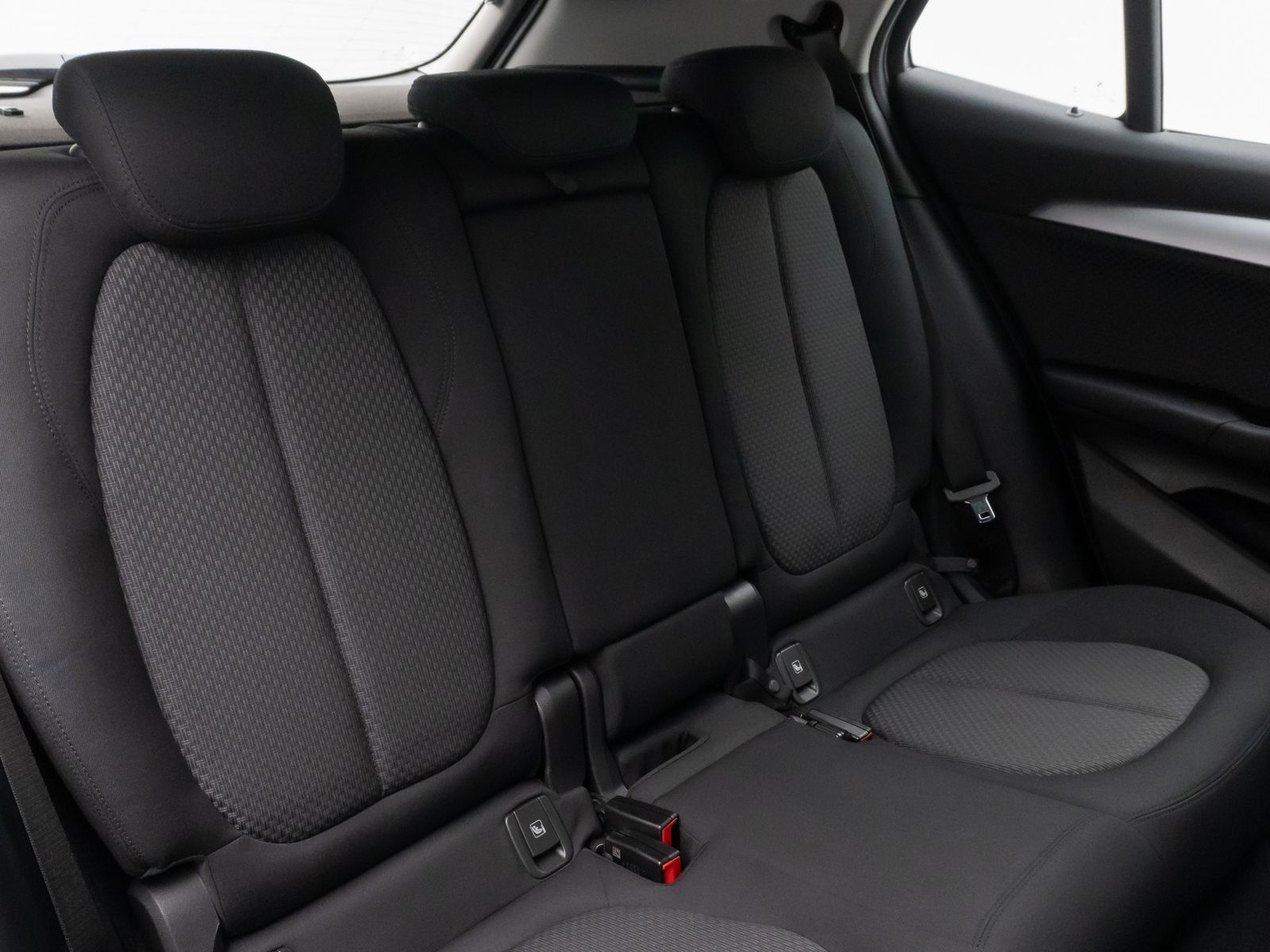Fahrzeugabbildung BMW X2 sD18i Parkassistent DAB Navigation Lordos LED