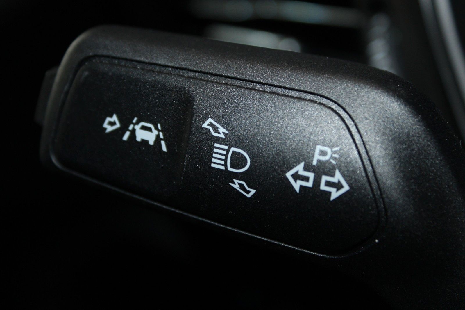 Fahrzeugabbildung Ford Focus MHEV Titanium Turnier LED NAVI WinterPaket