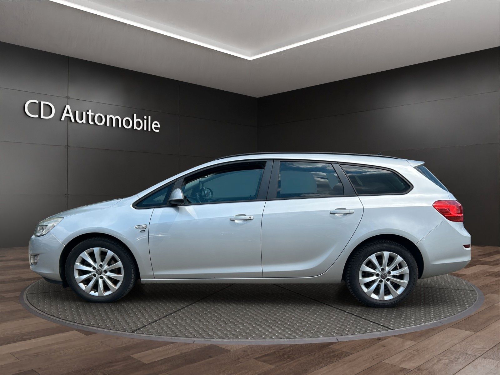 Fahrzeugabbildung Opel Astra J Sports Tourer 150 Jahre Klima/TÜV NEU