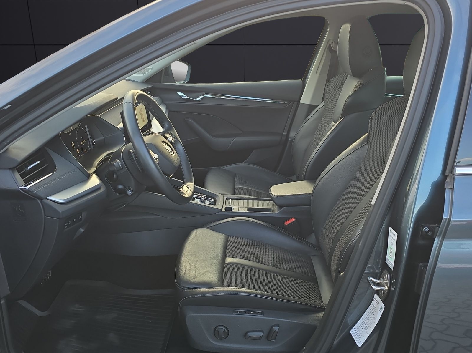 Fahrzeugabbildung SKODA Octavia Combi First Edition iV 1.4 ACC KAMERA LE