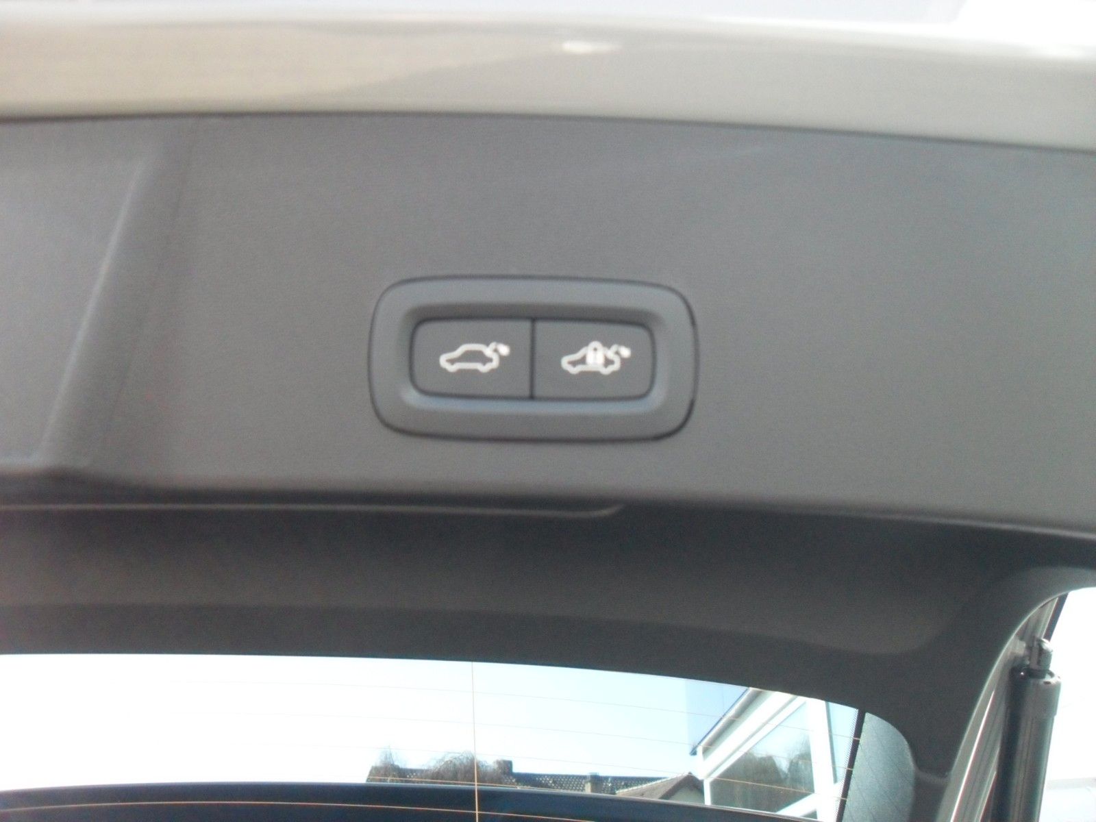 Fahrzeugabbildung Volvo XC 40 B3 Plus Dark | Standheizung | 360°