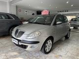Lancia Ypsilon 1.3 Multijet 16V Argento - Lancia Ypsilon Argento mit Diesel-Antrieb