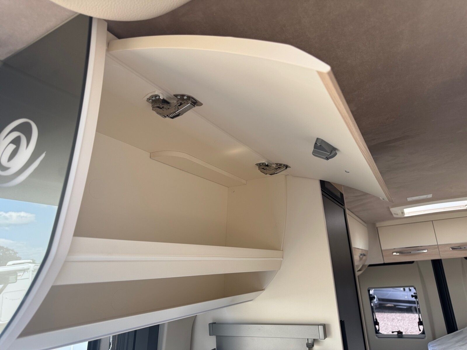 Fahrzeugabbildung Eura Mobil Van V 635 EB Klimaauto., Solar, Fahrassistenzpak