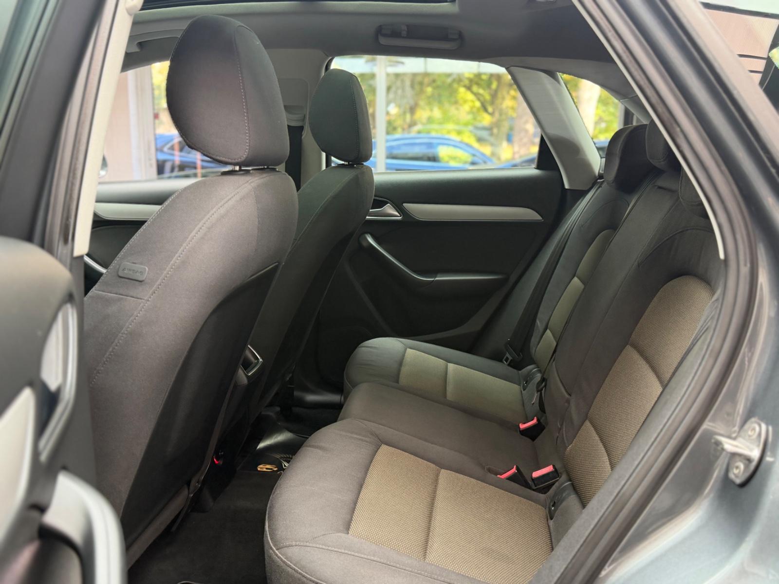 Audi Q3 2.0 TDI quattro/Xenon/Navi/BT/SHZ/PANO