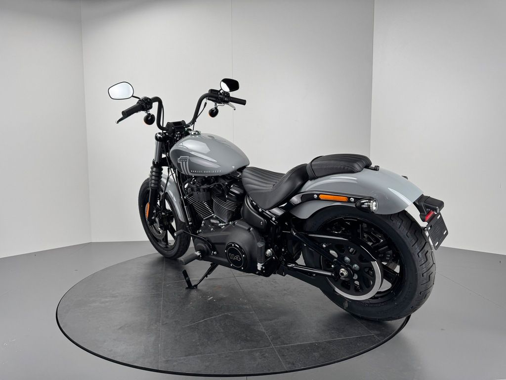 Fahrzeugabbildung Harley-Davidson STREET BOB 114 *NEUWERTIG *WENIG KM