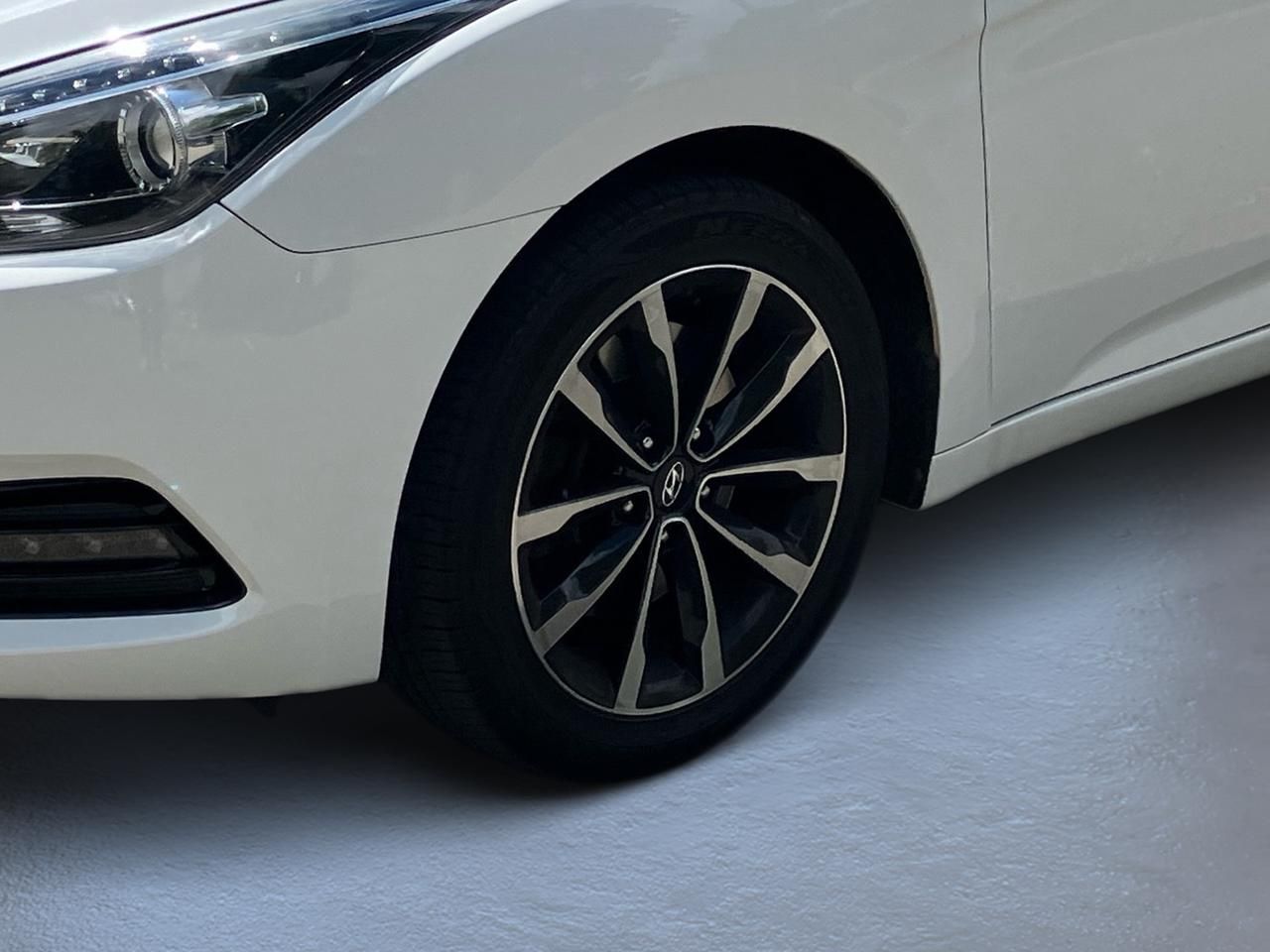 Fahrzeugabbildung Hyundai i40 TREND SHZ*LHZ*NAVI*USB*