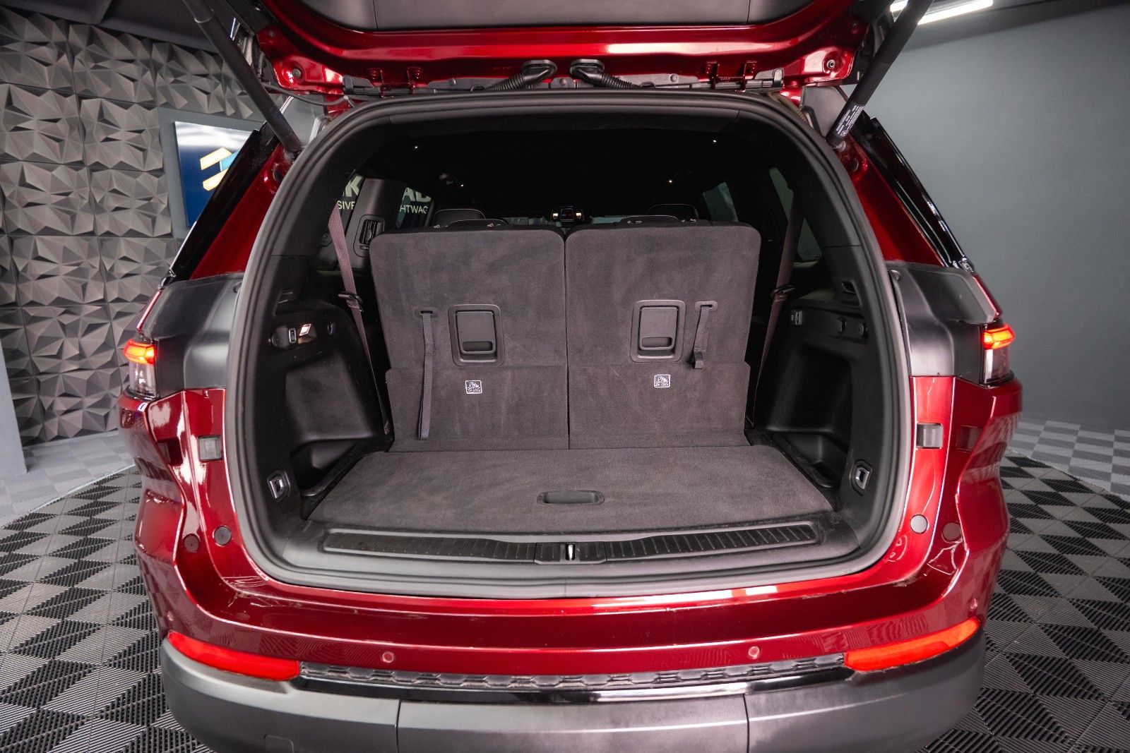 Fahrzeugabbildung Jeep Grand Cherokee 3.6 4x4 Altitude L ACC Kamera 19%