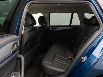 Fahrzeugabbildung BMW 530d Luxury Line Kamera DAB HiFi Stop&Go Alarm