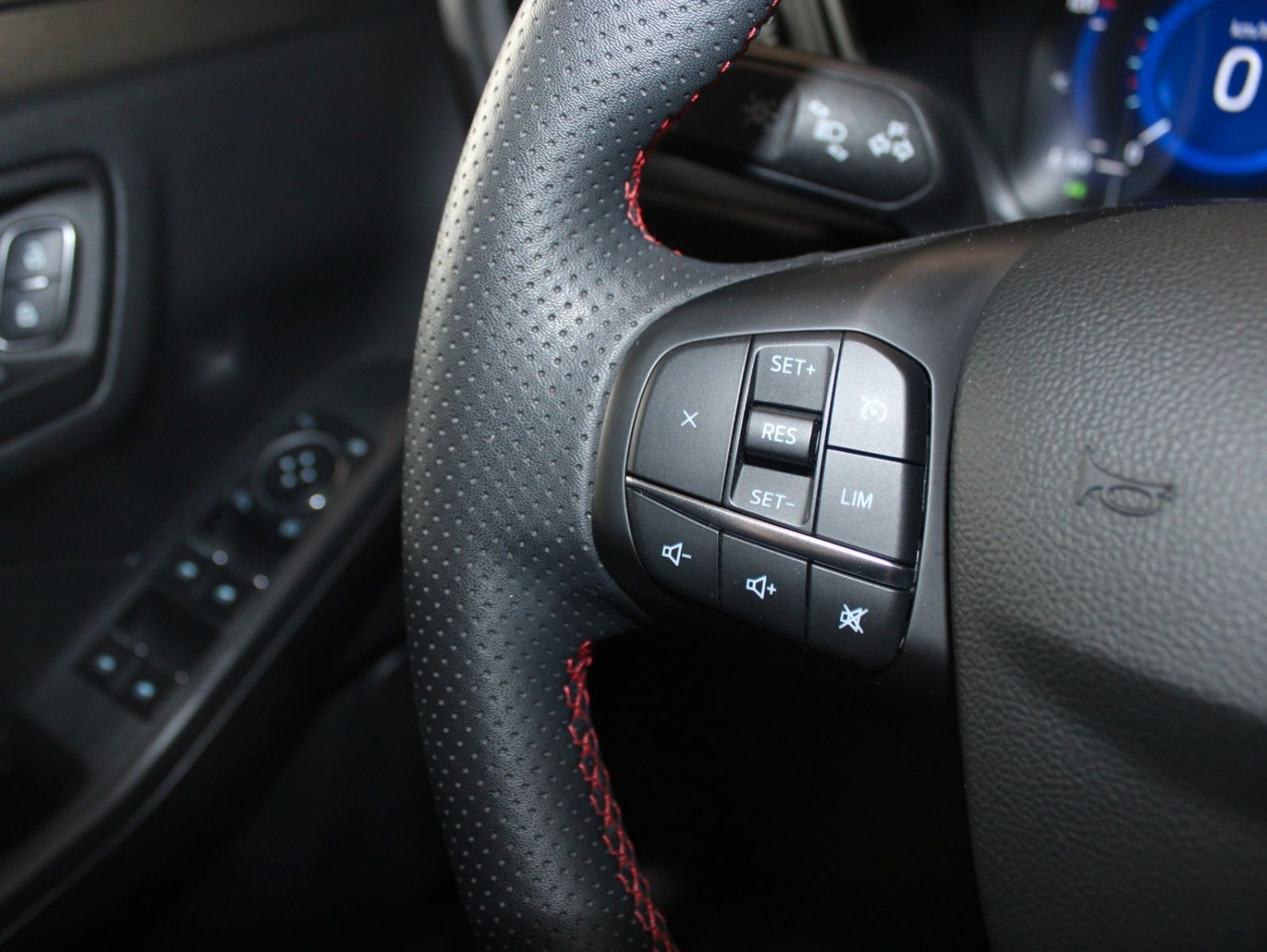 Fahrzeugabbildung Ford Kuga 2.5 PHEV ST-Line Aut. Panodach WinterPaket