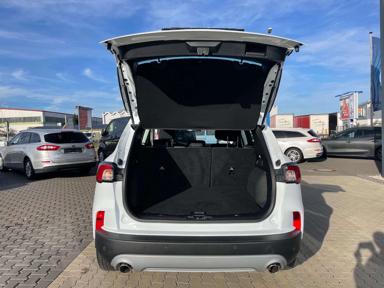 Fahrzeugabbildung Ford Kuga Plug-In Hybrid Titanium