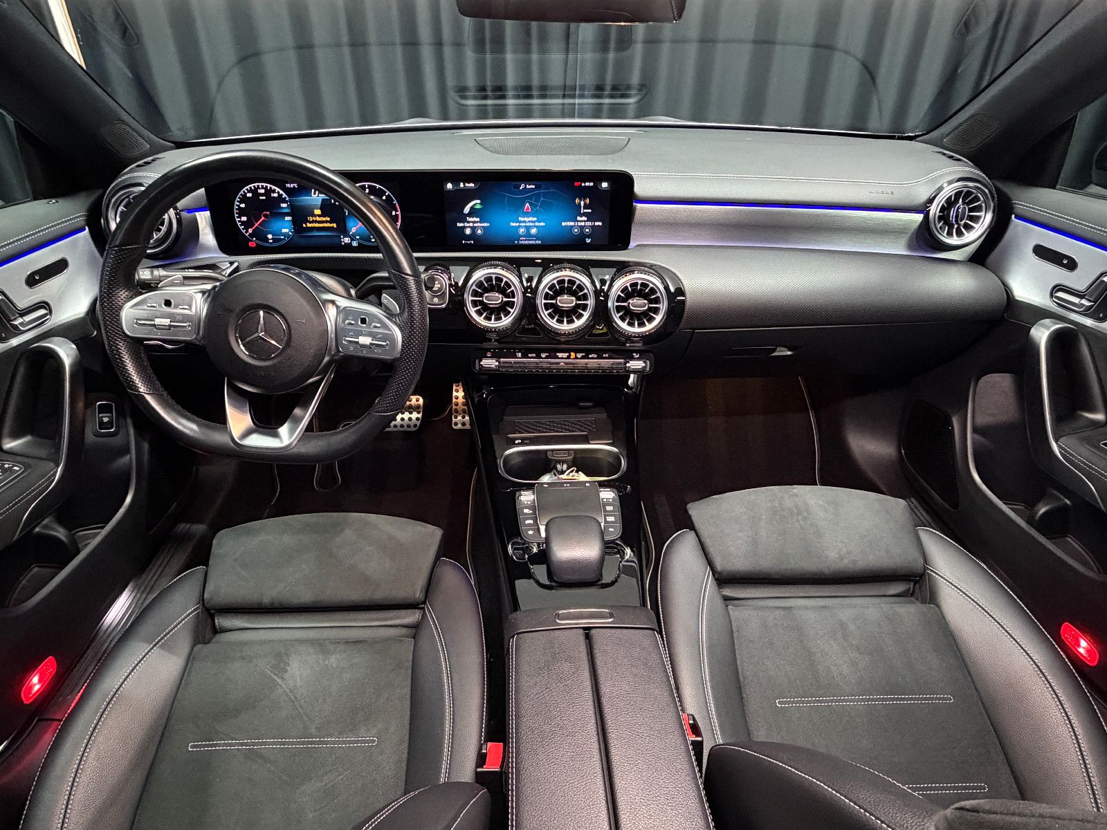 Fahrzeugabbildung Mercedes-Benz CLA 200 d|AMG-LINE|KAMER|BURMESTER|