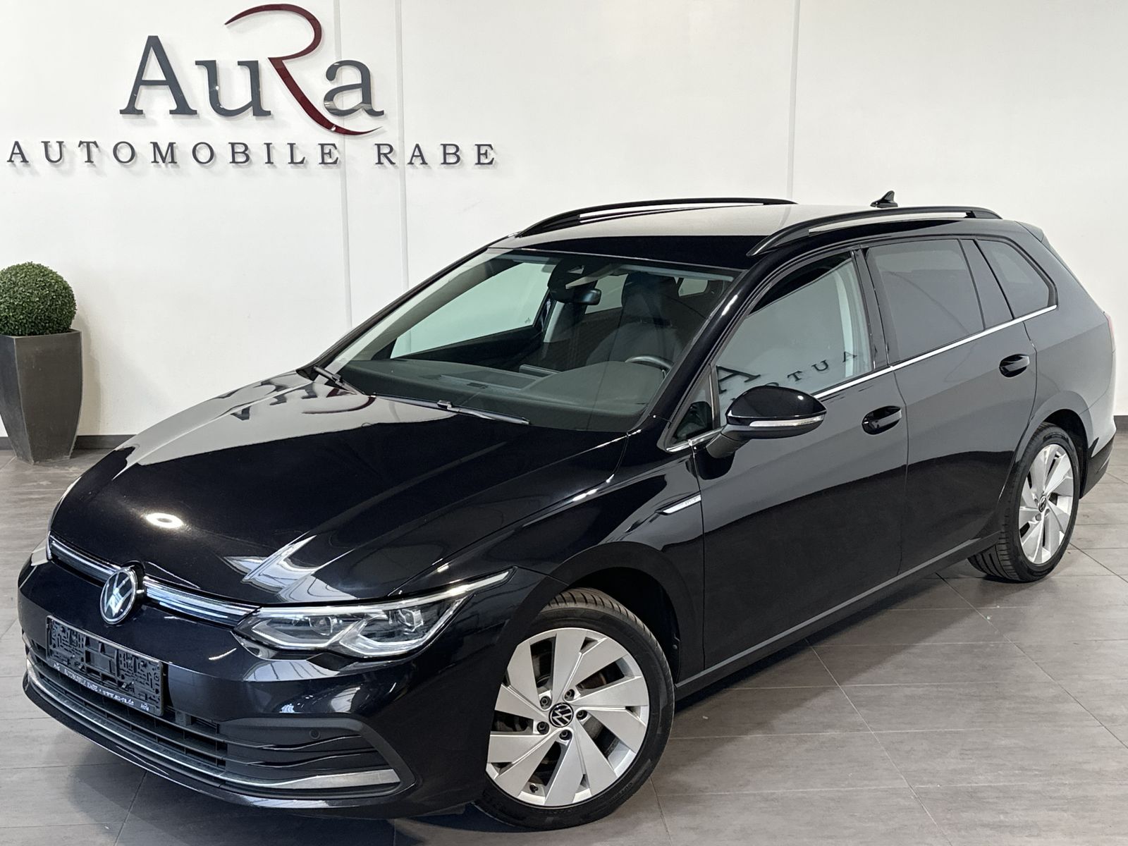 Fahrzeugabbildung Volkswagen Golf Variant 2.0 TDI DSG Style NAV+LED+AHK+KAM